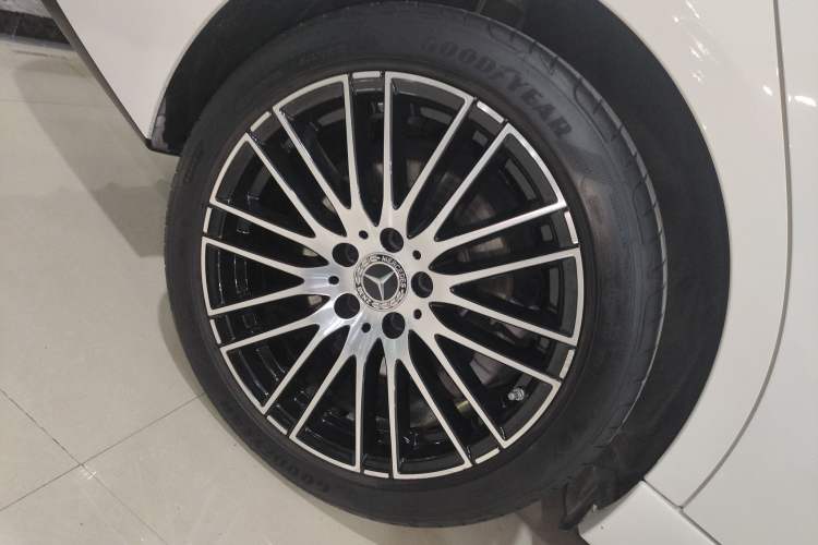 Used Mercedes-Benz C-Class 2022 Restyled C 260 L Sport Edition Right Rear Wheel Hub