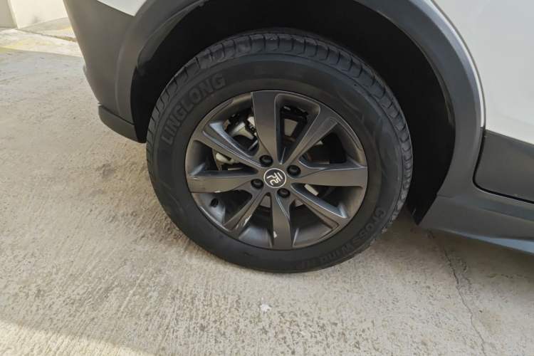 Used BYD Yuan New Energy 2019 EV360 Smart Connect Enjoyment Model
