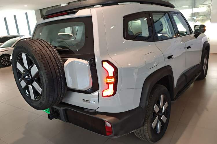 Used Deepal G318 2024 Four-Wheel-Drive Air Suspension Model
