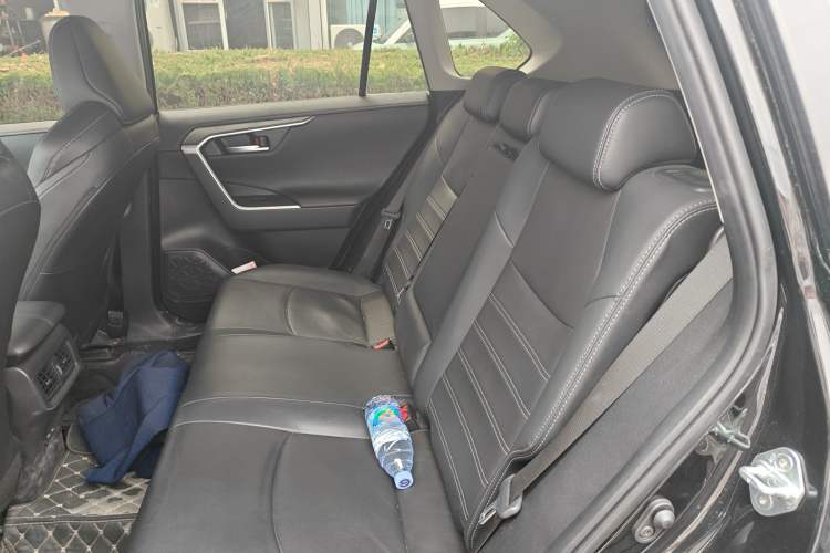 Used Toyota Wildlander 2022 2.0L CVT Two-Wheel Drive Luxury PLUS Edition Left Rear Seat