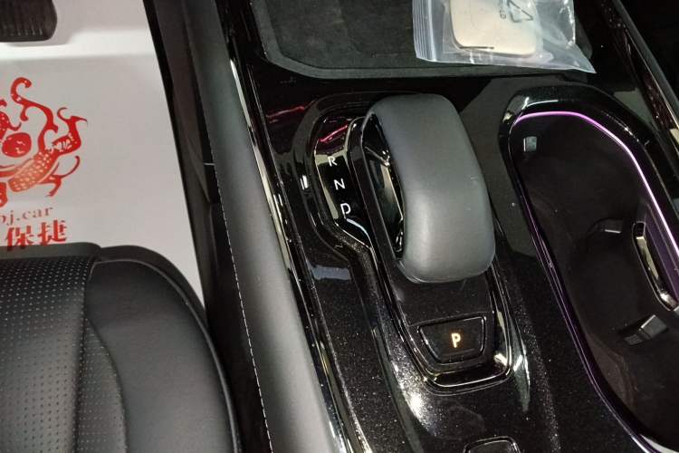 Used Zeekr 009 2024 7-Seater Walk-Through Version Four-Wheel Drive 108 kWh
