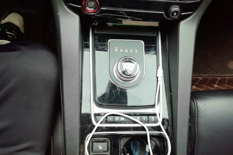 Used Jaguar F-PACE 2018 2.0T Four-Wheel Drive Urban Luxury Edition
