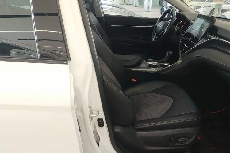 Used Toyota Camry 2021 2.0S FENGSHANG Edition
