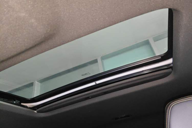 Used Geely Auto Coolray 2025 Bin Yue L 1.5T DCT Starlight Edition