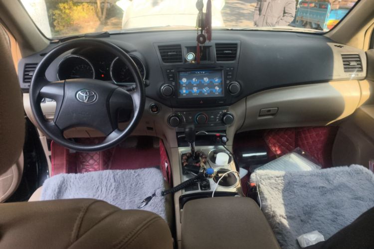 Used Toyota Highlander 2013 2.7L Two-Wheel Drive 5-Seater Purple Gold Edition