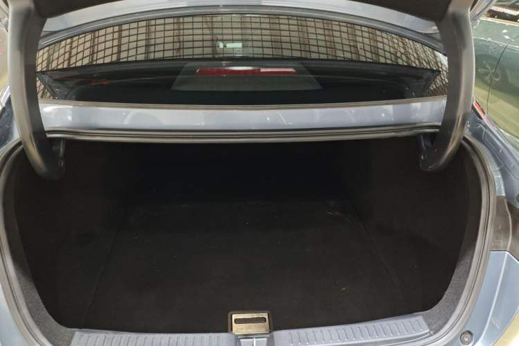 Used XPeng P5 2021 460G Trunk