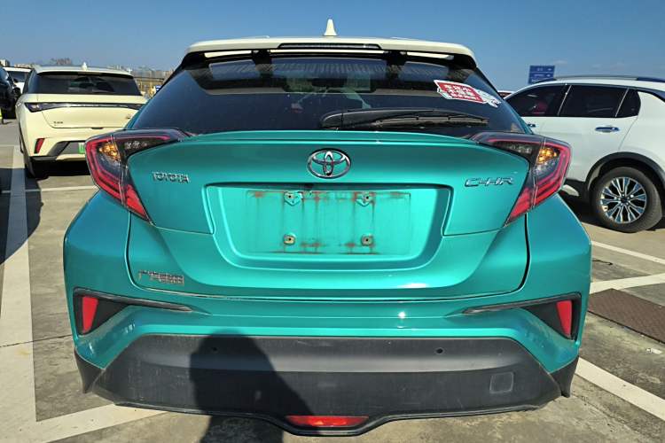 Used Toyota C-HR 2018 2.0L Luxury Sunroof Version China V Emission Standard