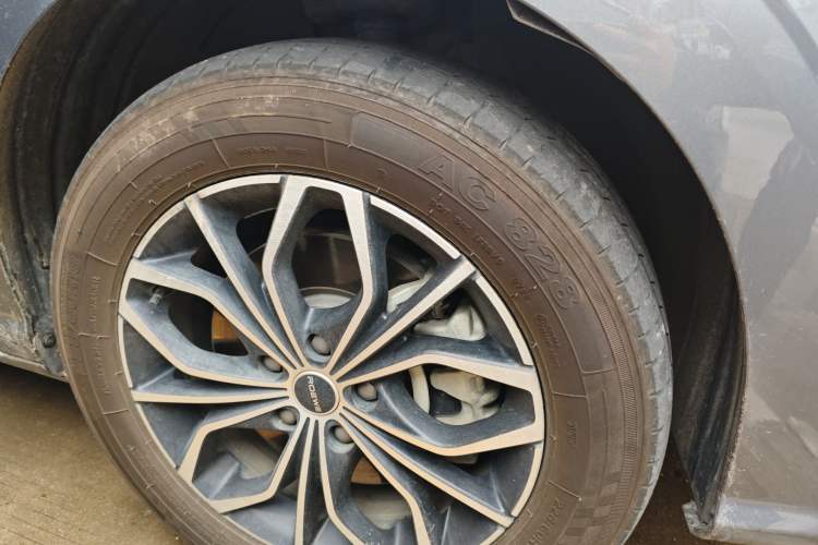 Used Roewe iMAX8 New Energy 2022 Silver Edition Right Front Wheel Hub