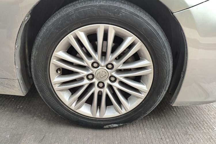 Used Lexus ES 2017 200 30th Anniversary Edition
