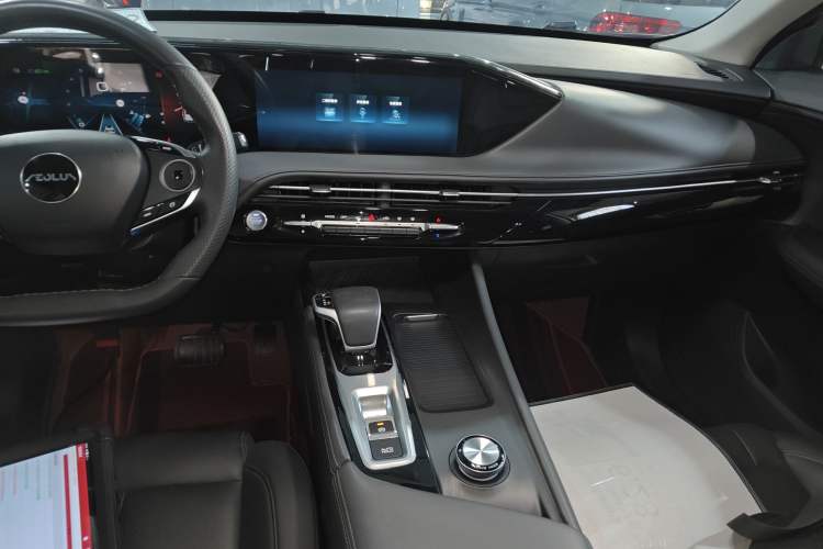 Used Dongfeng Aeolus Huge 2022 Mach Power 1.5T DareDrive Edition · Smart Audio And AC Panel