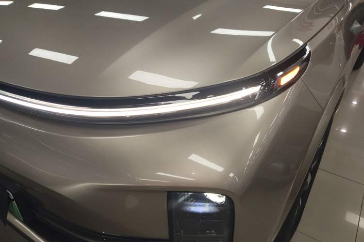 Used Li Auto L8 2023 Pro Model
