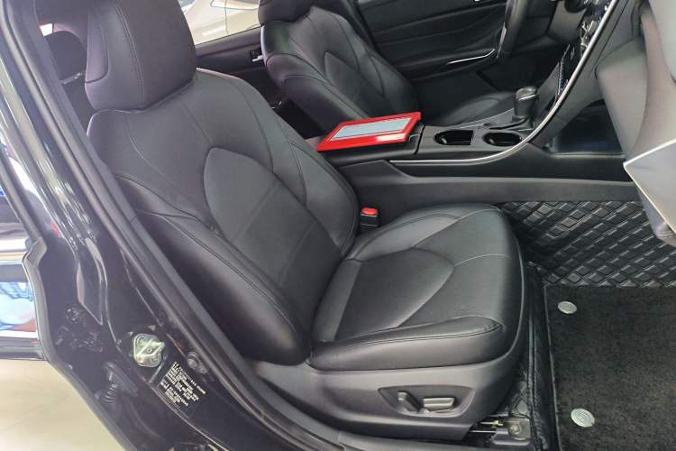 Used Toyota Avalon 2019 2.0L Luxury Edition China VI Standard