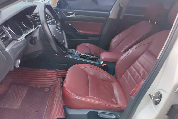 Used Volkswagen Lamando 2018 230TSI DSG Fashion Edition Left Front Seat