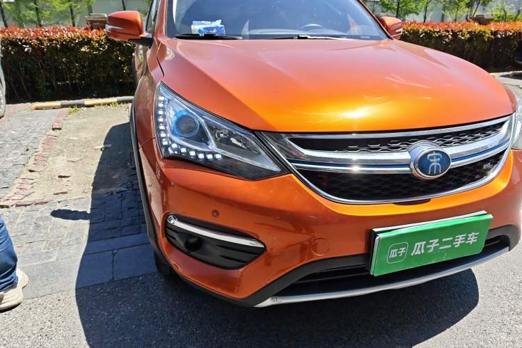 Used BYD Song New Energy 2017 Song DM 1.5TID All-Wheel Drive Prestige Model Right Front Headlight