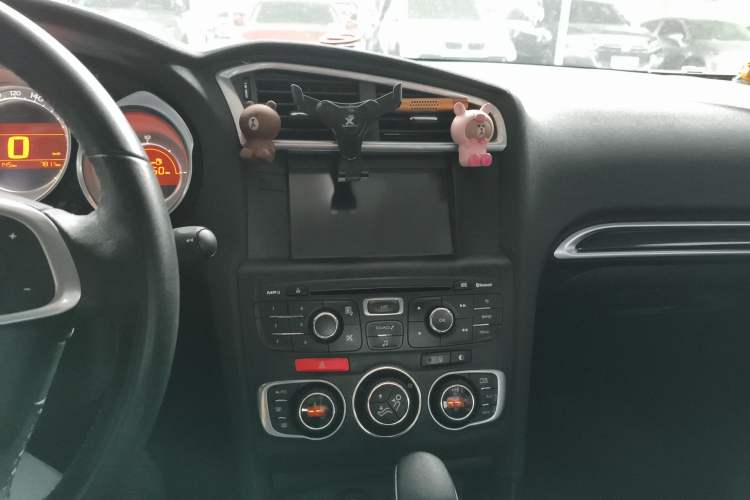 Used Citroen C4L 2013 1.6 THP Automatic Impression Edition Audio And AC Panel