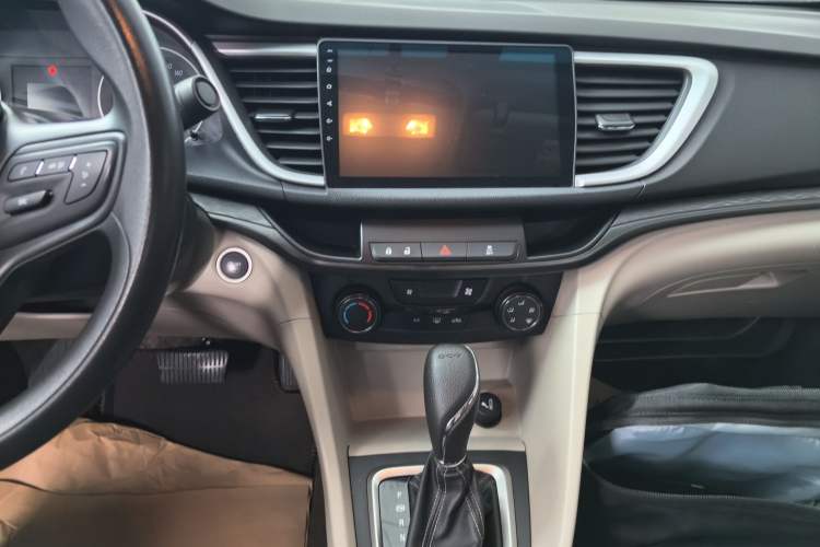 Used Buick GT 2018 15T Dual-Clutch Advanced Model China V Standard Audio And AC Panel