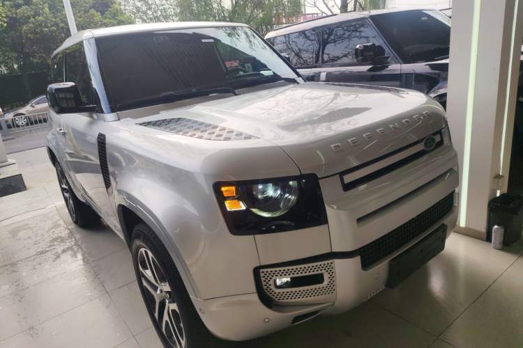 Used Land Rover Defender 2023 Facelift 90 3.0T P400 XS
