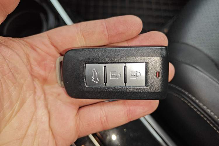 Used Mitsubishi Outlander 2018 2.4L 4x4 Prestige Edition 7 Seats
