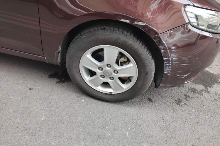 Used Kia Forte 2012 1.6L MT GL Commemorative Edition Right Front Wheel Hub