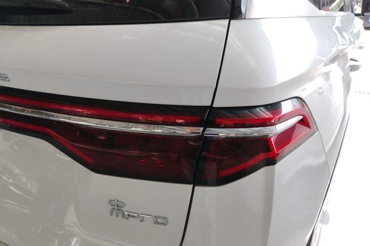 Used BYD Song Pro 2019 1.5T Automatic Prestige Model
