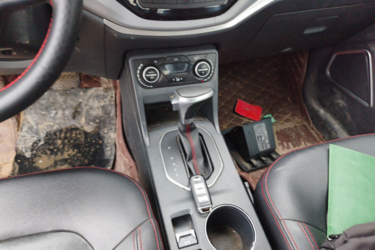 Used FAW Senya R7 2017 1.6L Automatic Smart Version Gear Lever