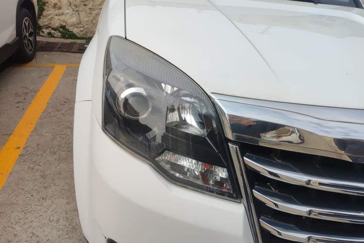 Used Haval H5 Classic 2015 2.0T Diesel Automatic Two-Wheel Drive Advanced Version Right Front Headlight