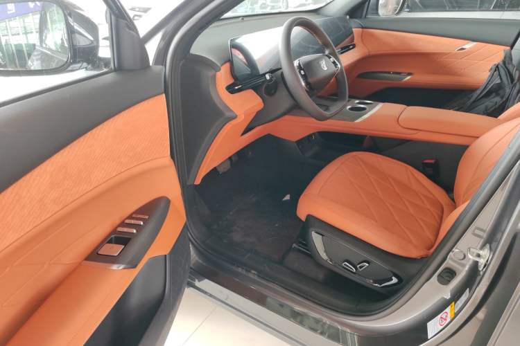 Used CHANGAN CS75 PLUS 2025 4th Generation 1.5T New Blue Whale Smart Luxury Edition
