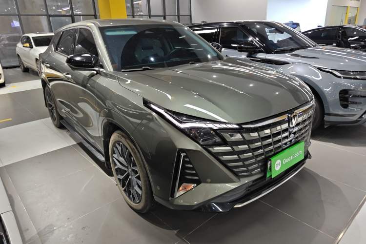 Used CHANGAN UNI-Z New Energy 2024 Blue Whale Smart Electric iDD 125km Excellence Model Front Right 45 Deg