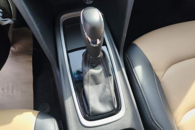 Used Chevrolet Monza 2022 320 Automatic Enjoyment Sunroof Version Gear Lever