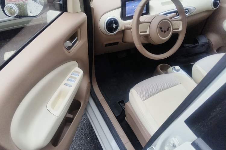 Used Wuling Hongguang MINIEV 2025 Four-Door Version Advanced Edition
