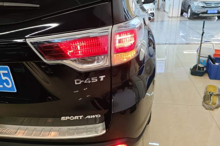 Used Toyota Highlander 2015 2.0T Four-Wheel Drive Luxury Edition 7-Seater
