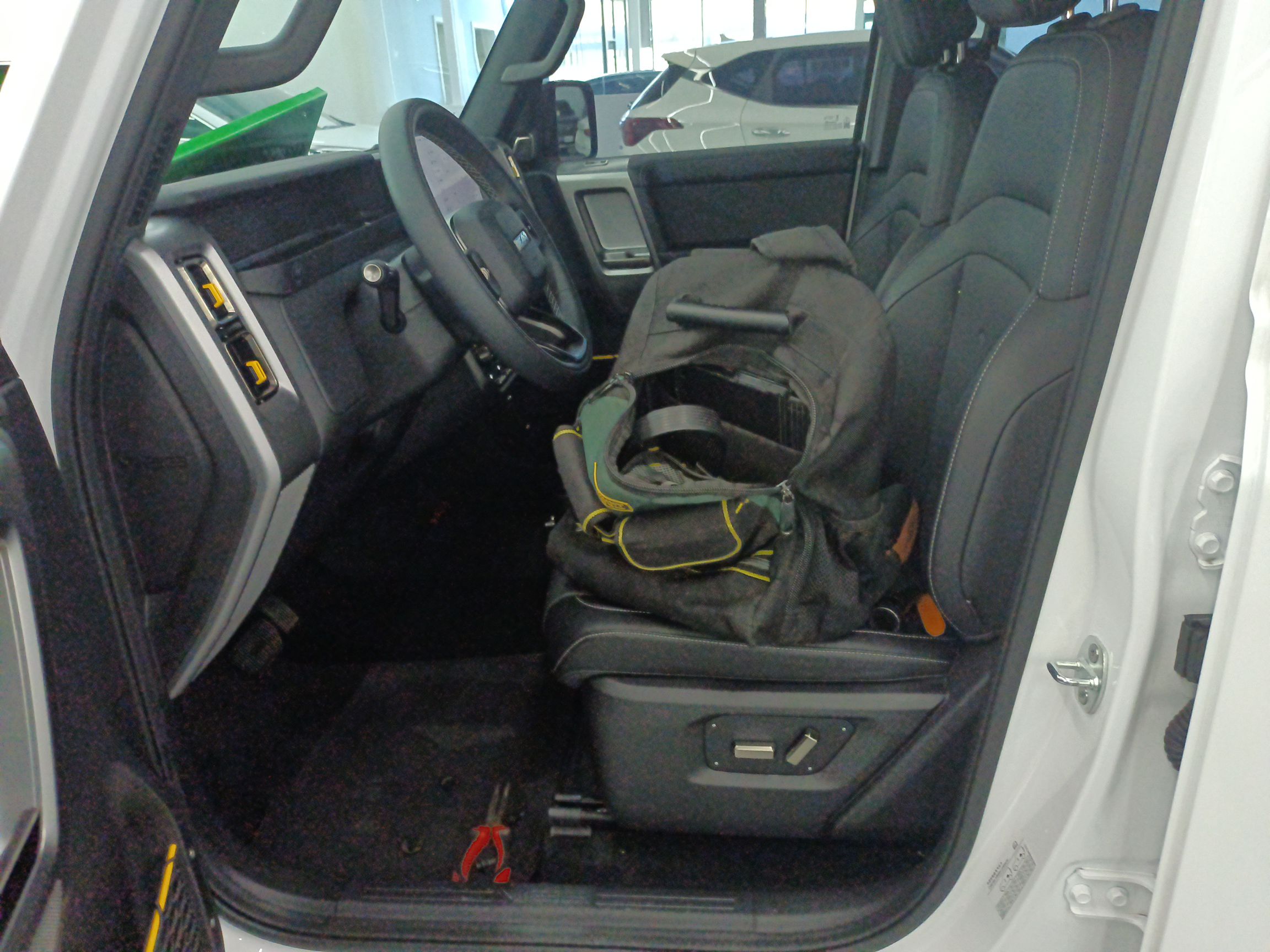 Переднее сиденье в автомобиле