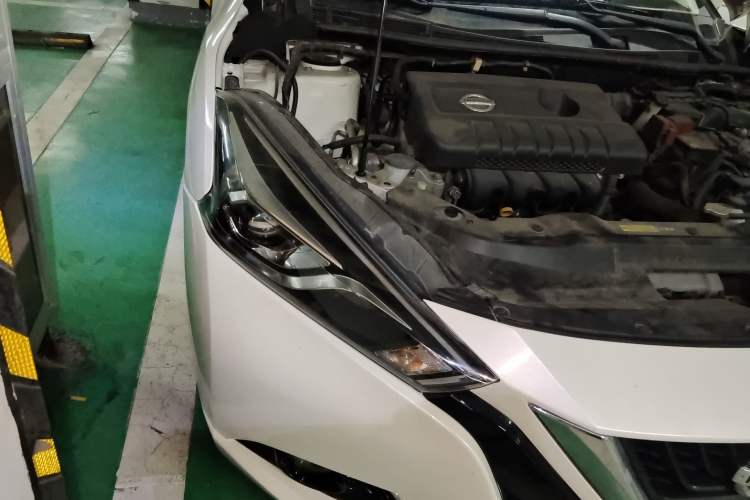 Used Nissan Lannia 2016 1.6L CVT Smart Cool Edition Right Front Headlight