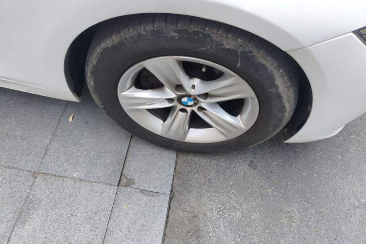 Used BMW 3 Series 2015 320i Luxury Line Stylish Edition