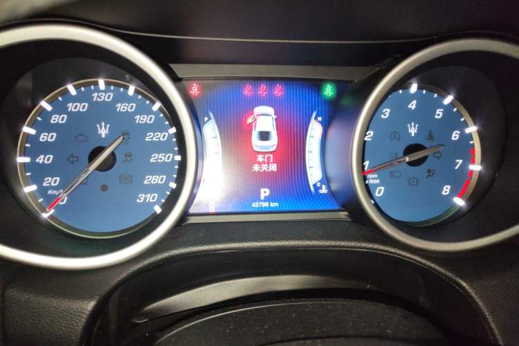 Used Maserati Ghibli 2014 3.0T Standard Edition Instrument Cluster