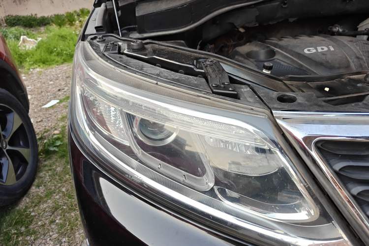 Used Kia Sorento 2013 2.4L 7-Seater Gasoline Comfort Version China IV Standard Right Front Headlight