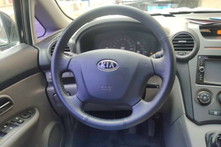 Used Kia Carens 2011 1.6L 5-Seater Manual Luxury Edition Steering Wheel
