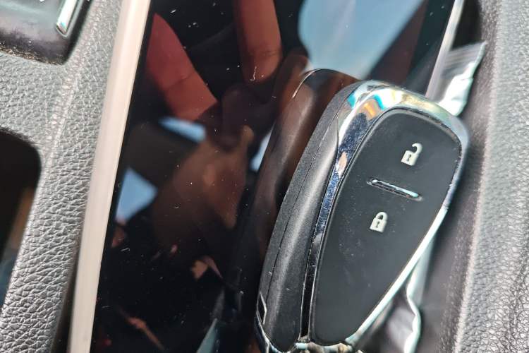 Used Chevrolet Orlando 2020 Light Hybrid Redline 530T Automatic Zhaoxiang Edition (5+2 Models)