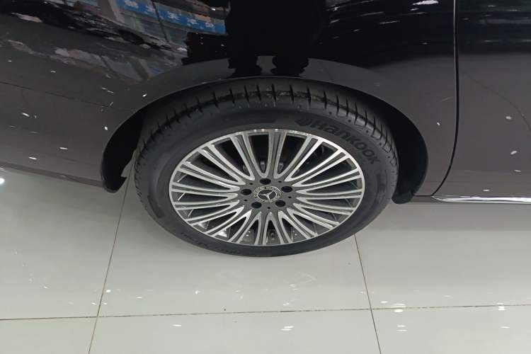 Used Mercedes-Benz E-Class 2021 Facelift E 300 L Stylish Edition
