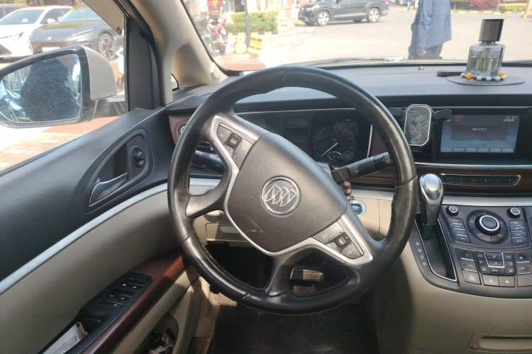 Used Buick GL8 2014 3.0L GT Luxury Business Haoya Edition