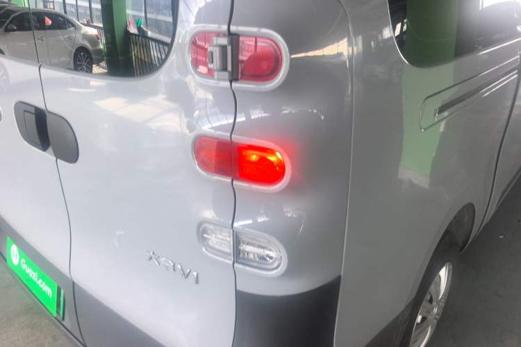 Used SAIC MAXUS Dana V1 2025 Low-Roof Multi-Function Version 42 kWh Exterior 3