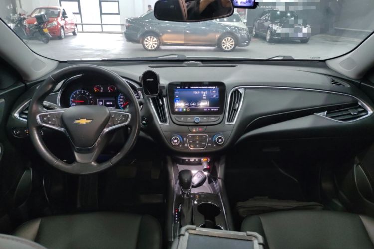 Used Chevrolet Malibu XL 2022 535T Automatic Sport Edition Center Console