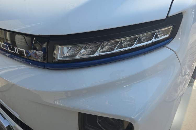 Used Farizon Xingxiang V 2024 Star Enjoy V6E Feature Edition Xuanwu 41.055 kWh Left Front Headlight