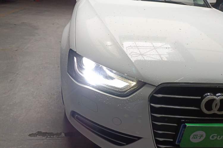 Used Audi A4L 2013 35 TFSI Automatic Standard Model Right Front Headlight