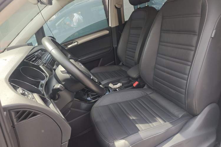 Used Volkswagen Touran 2016 Volkswagen Touran L 280TSI DSG Luxury Edition