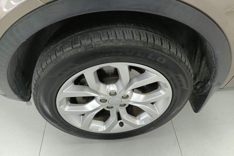 Used Land Rover Discovery Sport 2016 2.0T HSE Left Front Wheel Hub