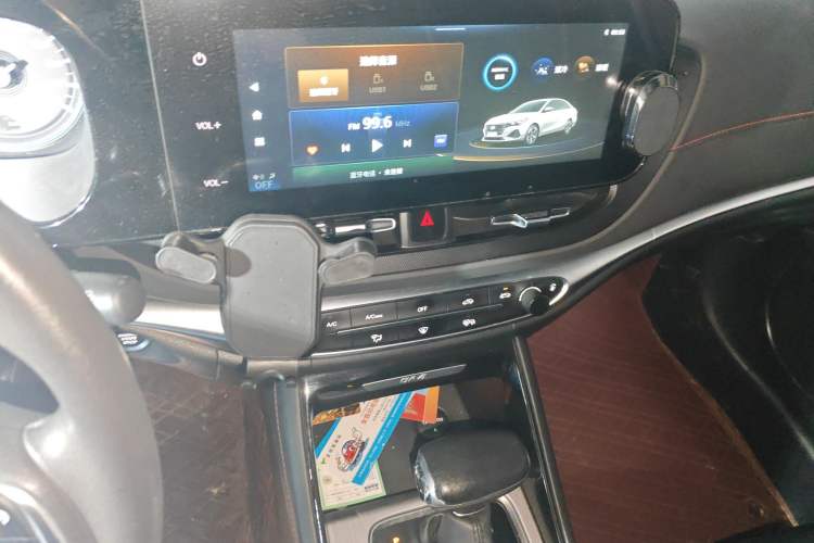 Used GAC Trumpchi GA4 2021 PLUS 235T Automatic Prestige Edition Audio And AC Panel