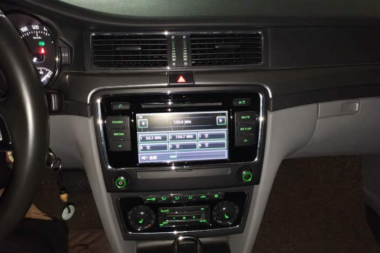 Used Skoda Superb 2013 1.8TSI Automatic Yashi Edition