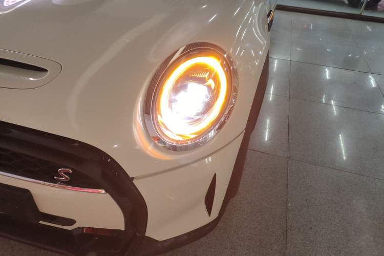 Used MINI MINI 2022 2.0T COOPER S Classic Edition Five-Door Version