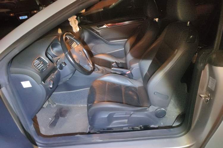 Used Volkswagen Golf 2012 1.4TSI Luxury Convertible Edition Left Front Seat